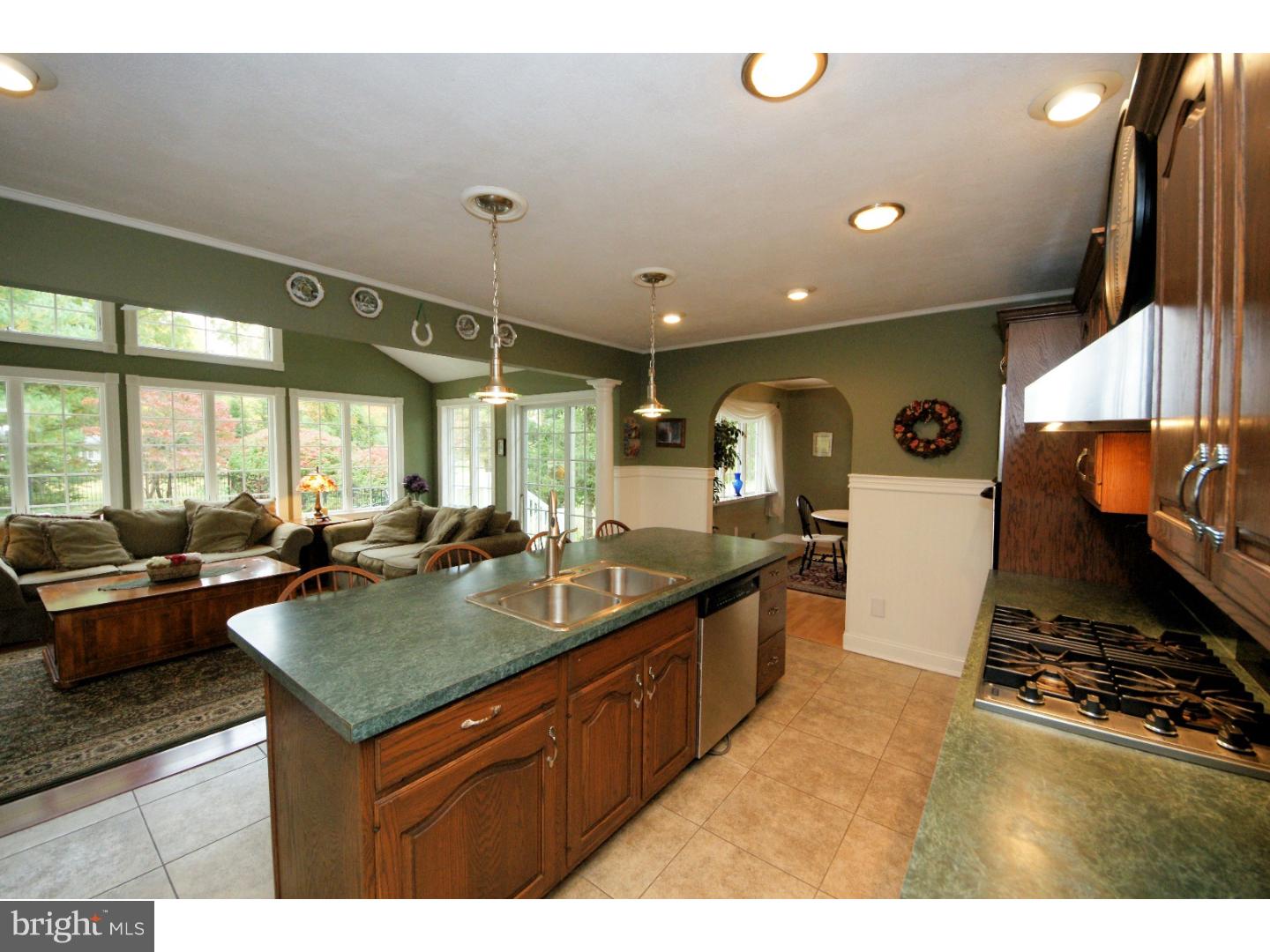117 Line Road Trenton, NJ 08690 - Photo 9 of 25 Kitchen