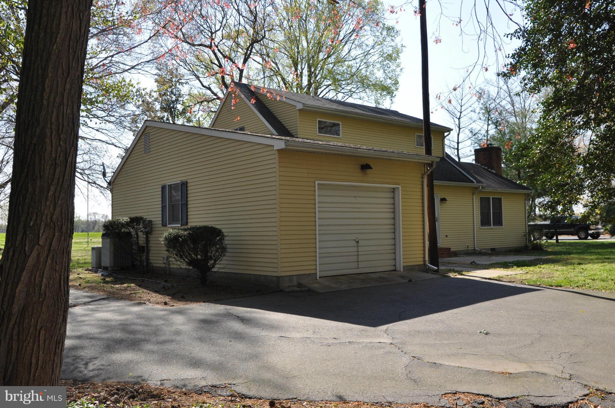 6818 Hunting Creek Road Hurlock, MD 21643 - Photo 4 of 20 Exterior (Rear)