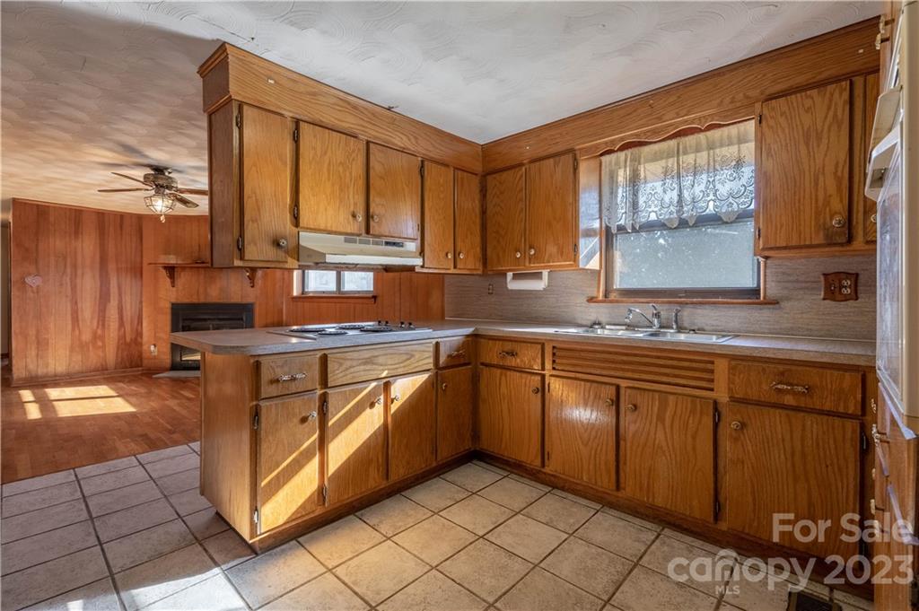 1961 Icard Ridge Road Taylorsville, NC 28681 - Photo 8 of 21 Gallery Image 8