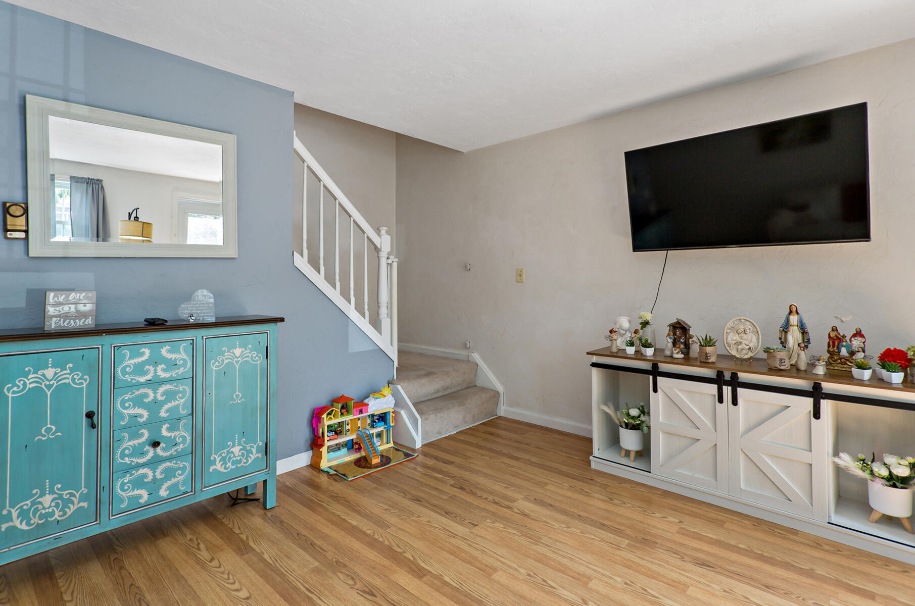 300 Falmouth Road, Unit 21C Mashpee, MA 02649 - Photo 5 of 23 Living Room