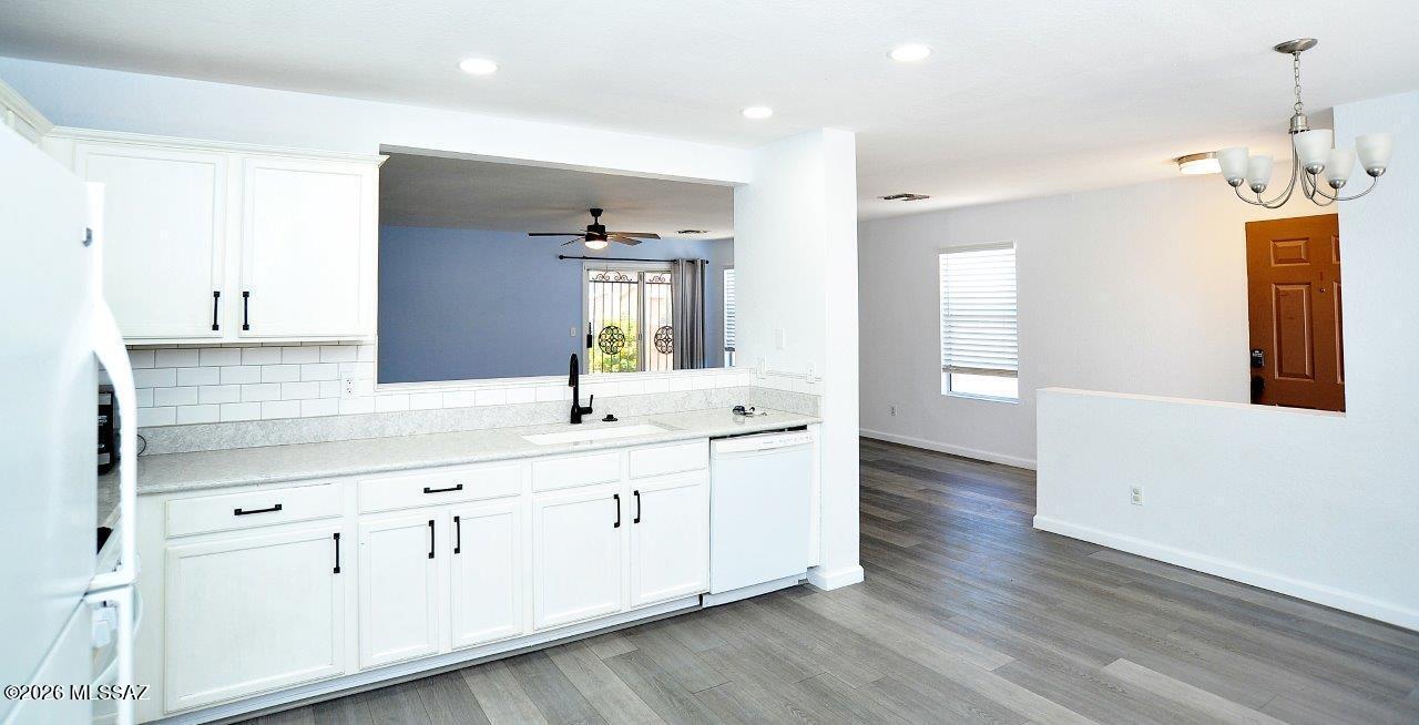 7740 West Oak Stream Road Tucson, AZ 85743 - Photo 9 of 40