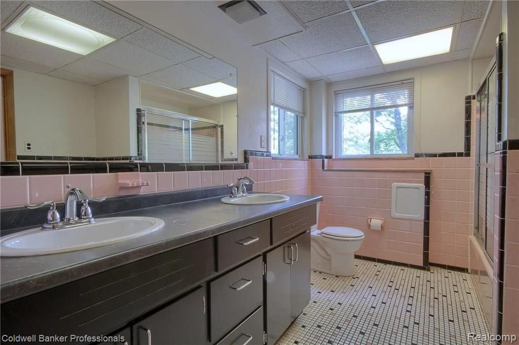 4880 Merriman Road Wayne, MI 48184 - Photo 23 of 32