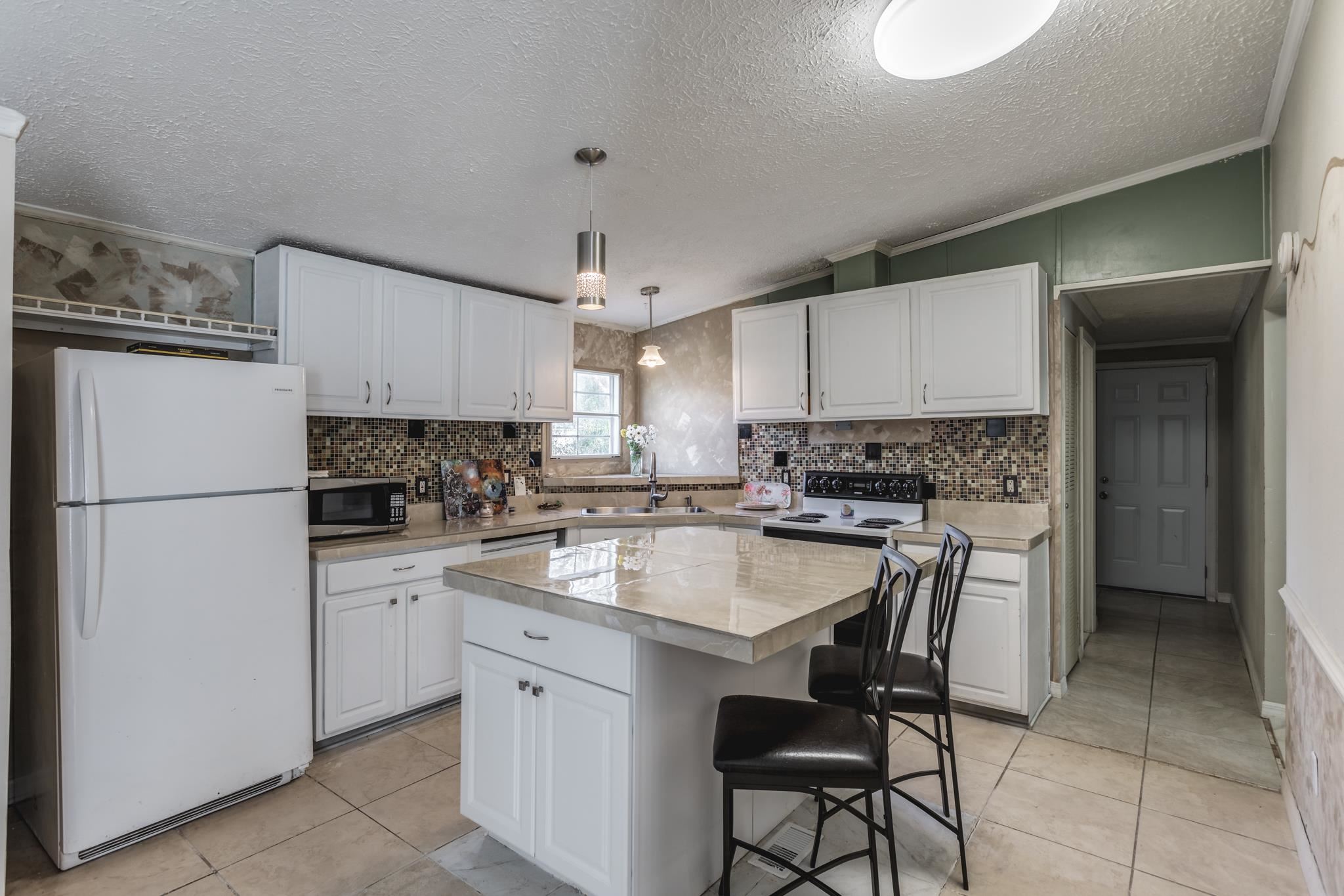 5190 Yellow Bluff Road Pensacola, FL 32507 - Photo 5 of 18 Gallery Image 5