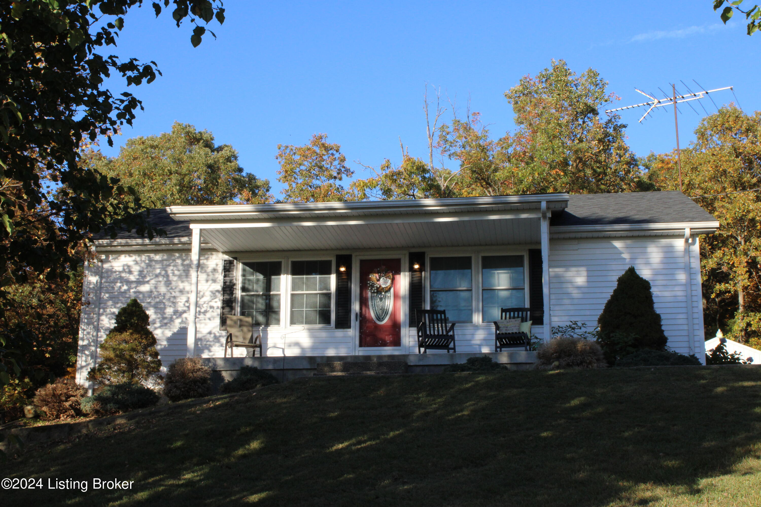 9443 Loretto Road Loretto, KY 40037 - Photo 14 of 16 IMG_0695
