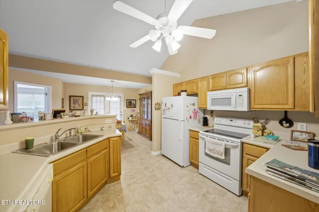 $299,900 | 1652 Emerald Pointe Lane, Knoxville, TN 37918