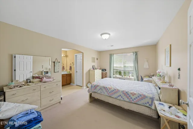 $299,900 | 1652 Emerald Pointe Lane, Knoxville, TN 37918