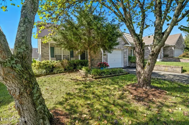 $299,900 | 1652 Emerald Pointe Lane, Knoxville, TN 37918