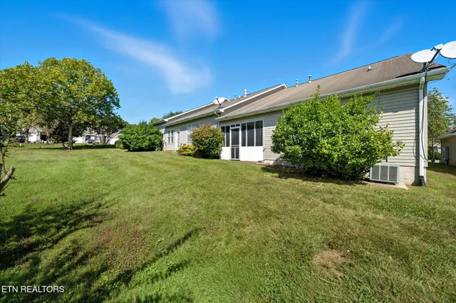 $299,900 | 1652 Emerald Pointe Lane, Knoxville, TN 37918