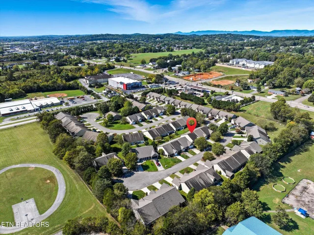 $299,900 | 1652 Emerald Pointe Lane, Knoxville, TN 37918