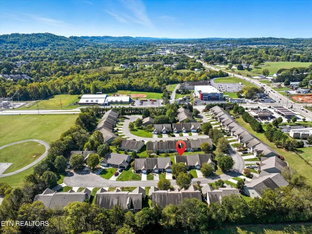 $299,900 | 1652 Emerald Pointe Lane, Knoxville, TN 37918