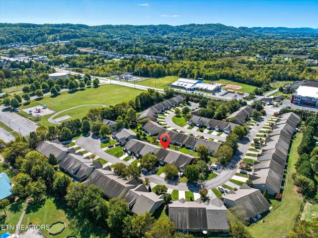 $299,900 | 1652 Emerald Pointe Lane, Knoxville, TN 37918