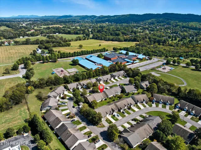 $299,900 | 1652 Emerald Pointe Lane, Knoxville, TN 37918