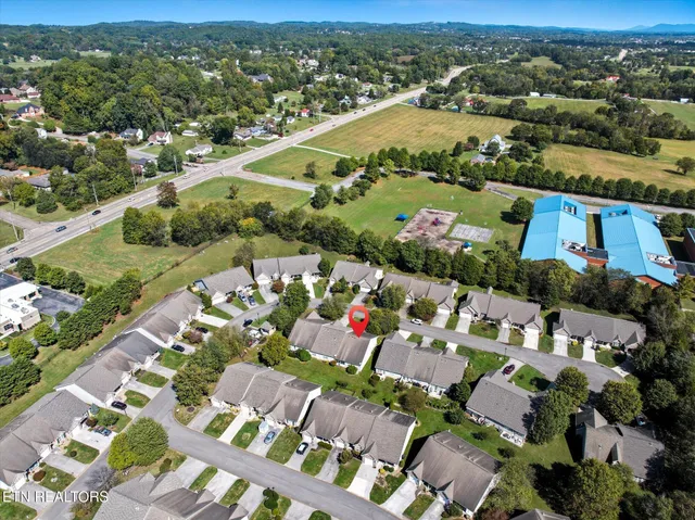 $299,900 | 1652 Emerald Pointe Lane, Knoxville, TN 37918