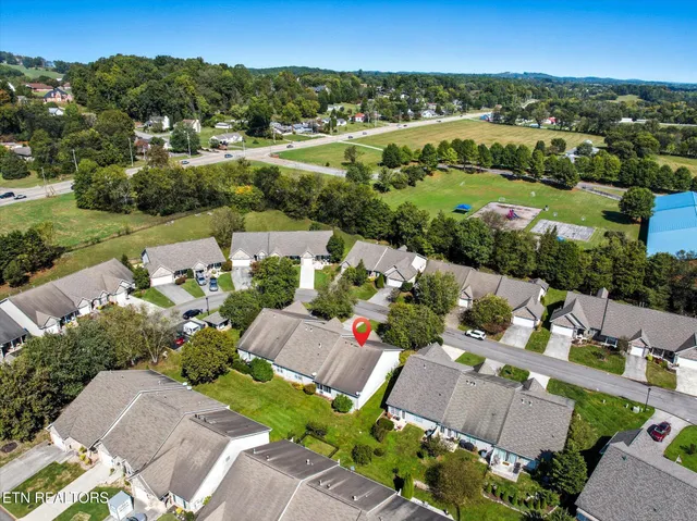 $299,900 | 1652 Emerald Pointe Lane, Knoxville, TN 37918