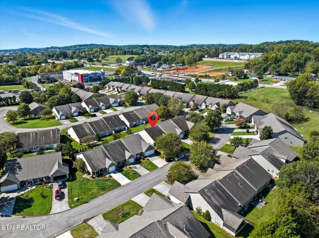 $299,900 | 1652 Emerald Pointe Lane, Knoxville, TN 37918