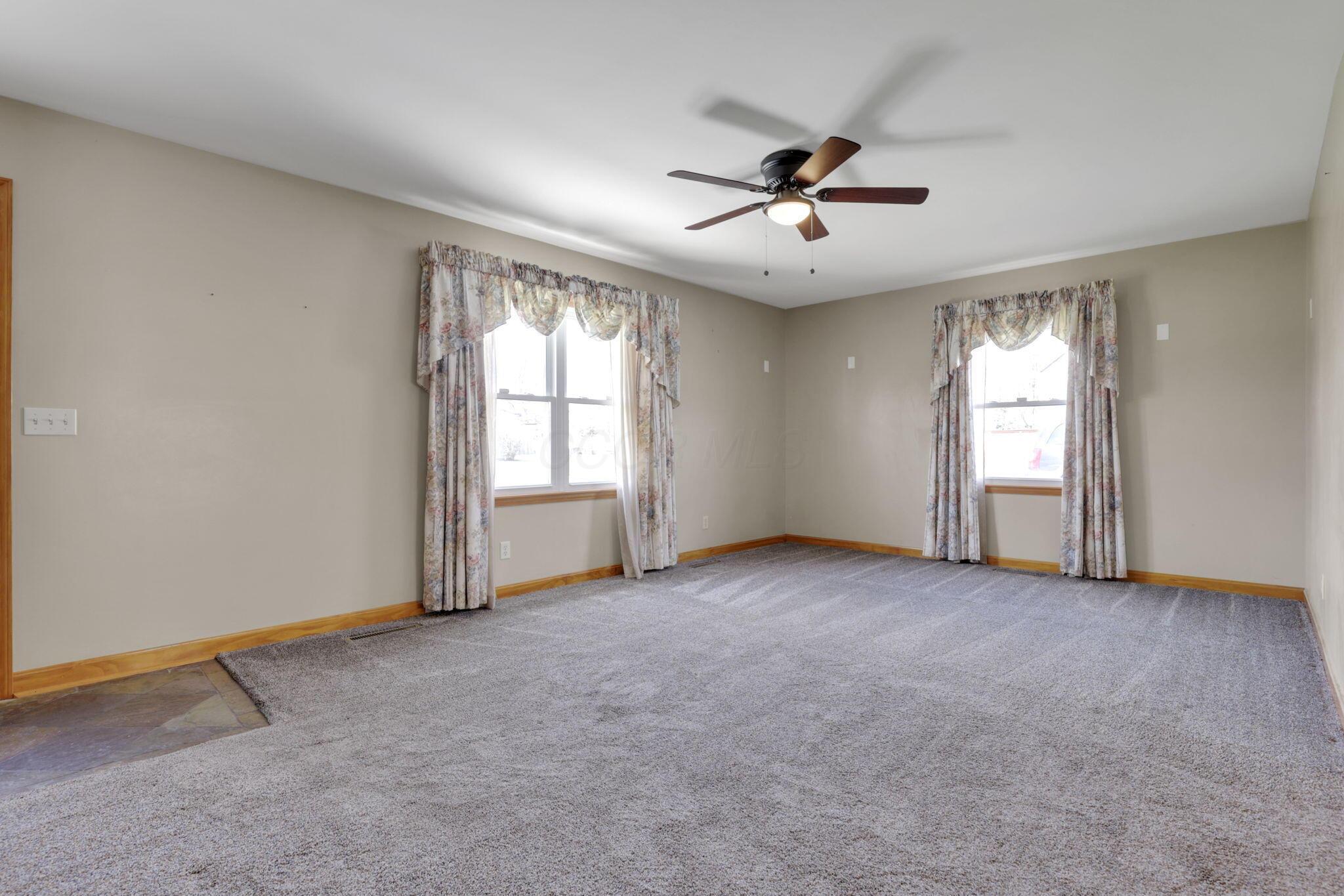 410 Sturbridge Road Columbus, OH 43228 - Photo 4 of 32 Living Room2