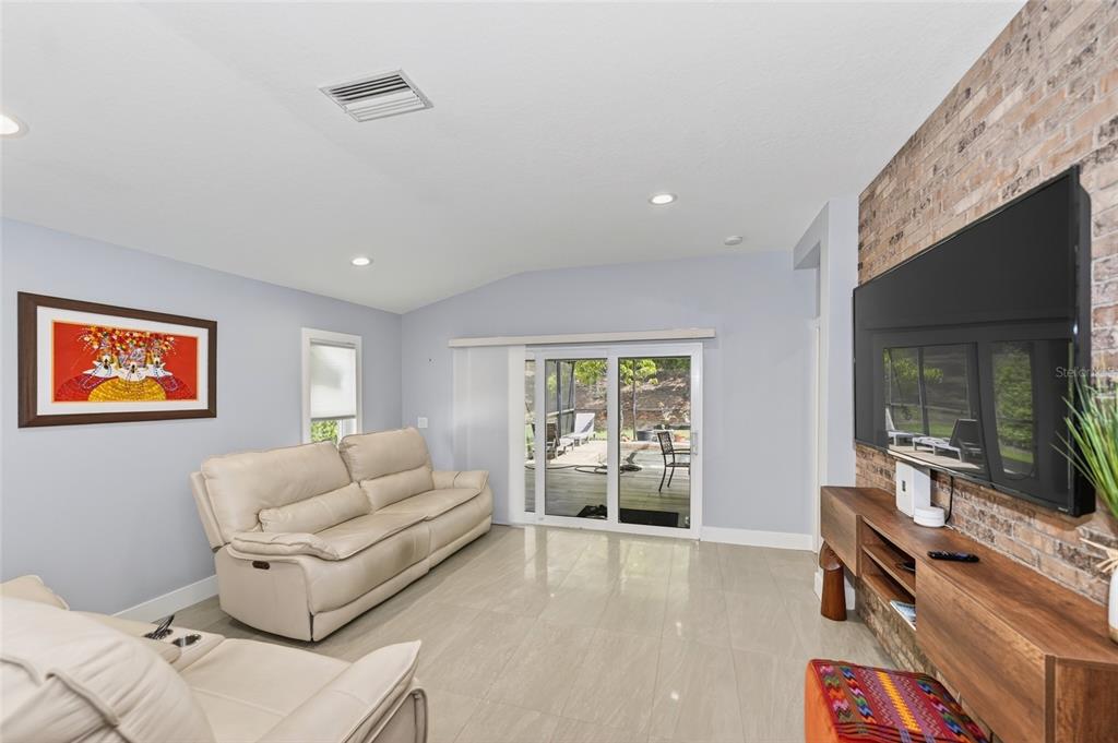 15107 Skip Jack Loop Bradenton, FL 34202 - Photo 10 of 47