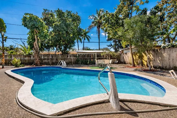 $630,000 | 120 Northeast 175th Street, Miami, FL 33162