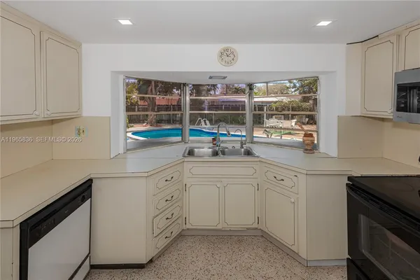 $630,000 | 120 Northeast 175th Street, Miami, FL 33162