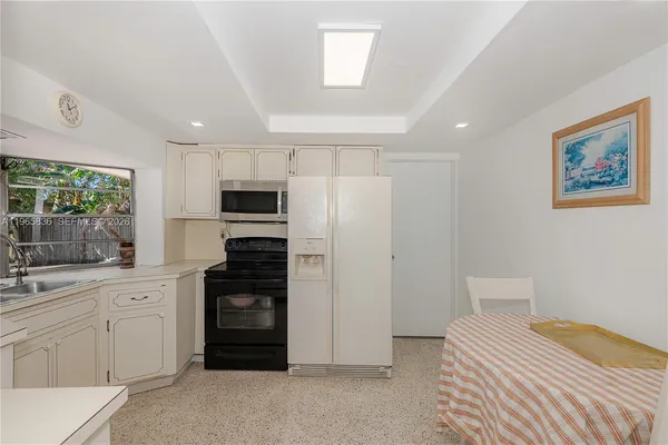 $630,000 | 120 Northeast 175th Street, Miami, FL 33162