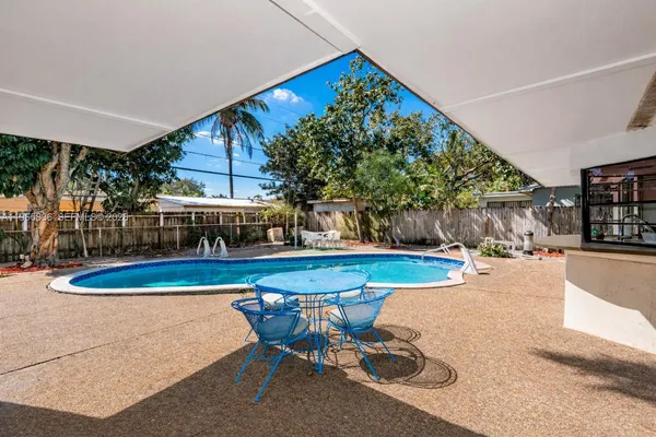 $630,000 | 120 Northeast 175th Street, Miami, FL 33162