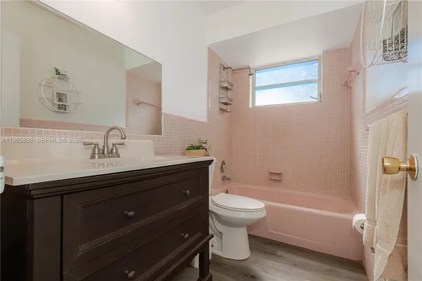 $630,000 | 120 Northeast 175th Street, Miami, FL 33162