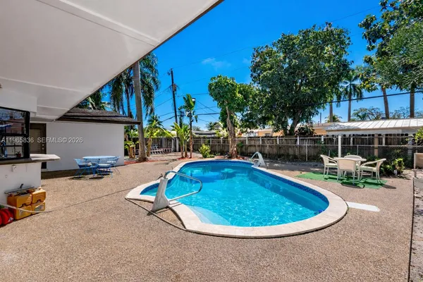 $630,000 | 120 Northeast 175th Street, Miami, FL 33162