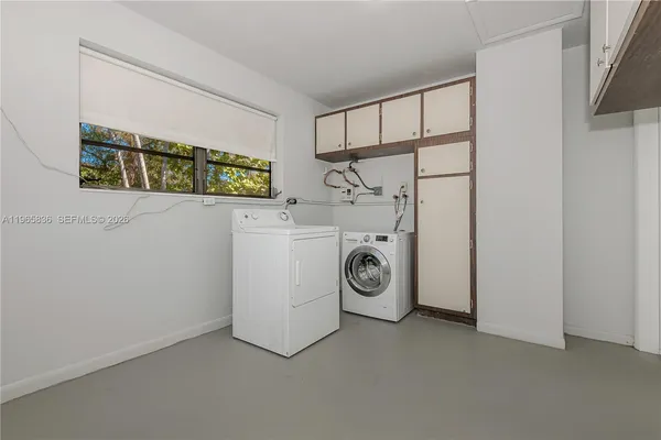 $630,000 | 120 Northeast 175th Street, Miami, FL 33162