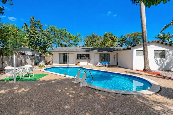 $630,000 | 120 Northeast 175th Street, Miami, FL 33162