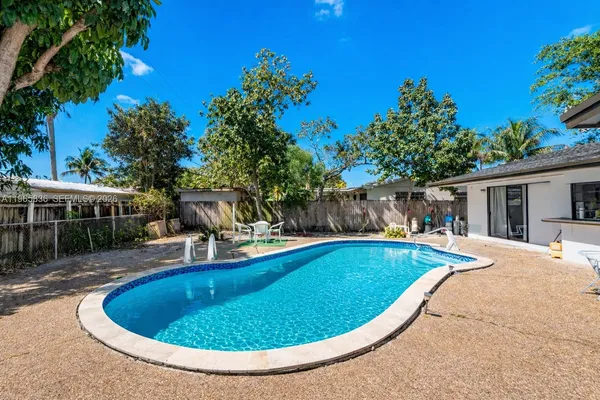 $630,000 | 120 Northeast 175th Street, Miami, FL 33162