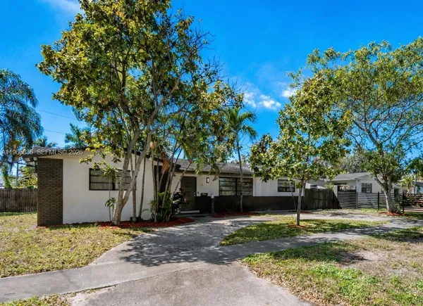 $630,000 | 120 Northeast 175th Street, Miami, FL 33162