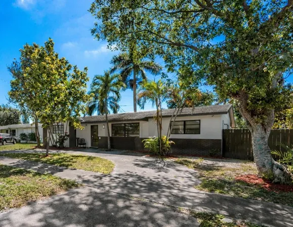 $630,000 | 120 Northeast 175th Street, Miami, FL 33162