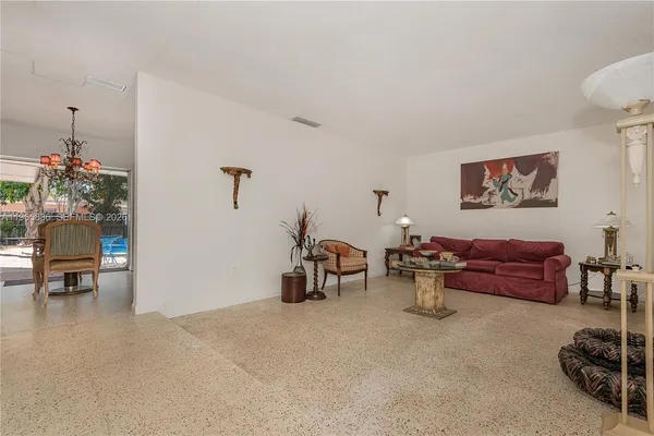 $630,000 | 120 Northeast 175th Street, Miami, FL 33162