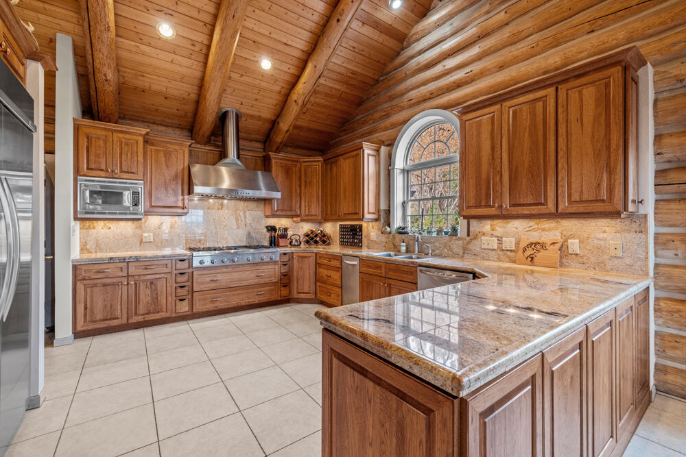 24624 Schaupp Road Klamath Falls, OR 97603 - Photo 35 of 62 24624SchauppRd.-Interiors-11