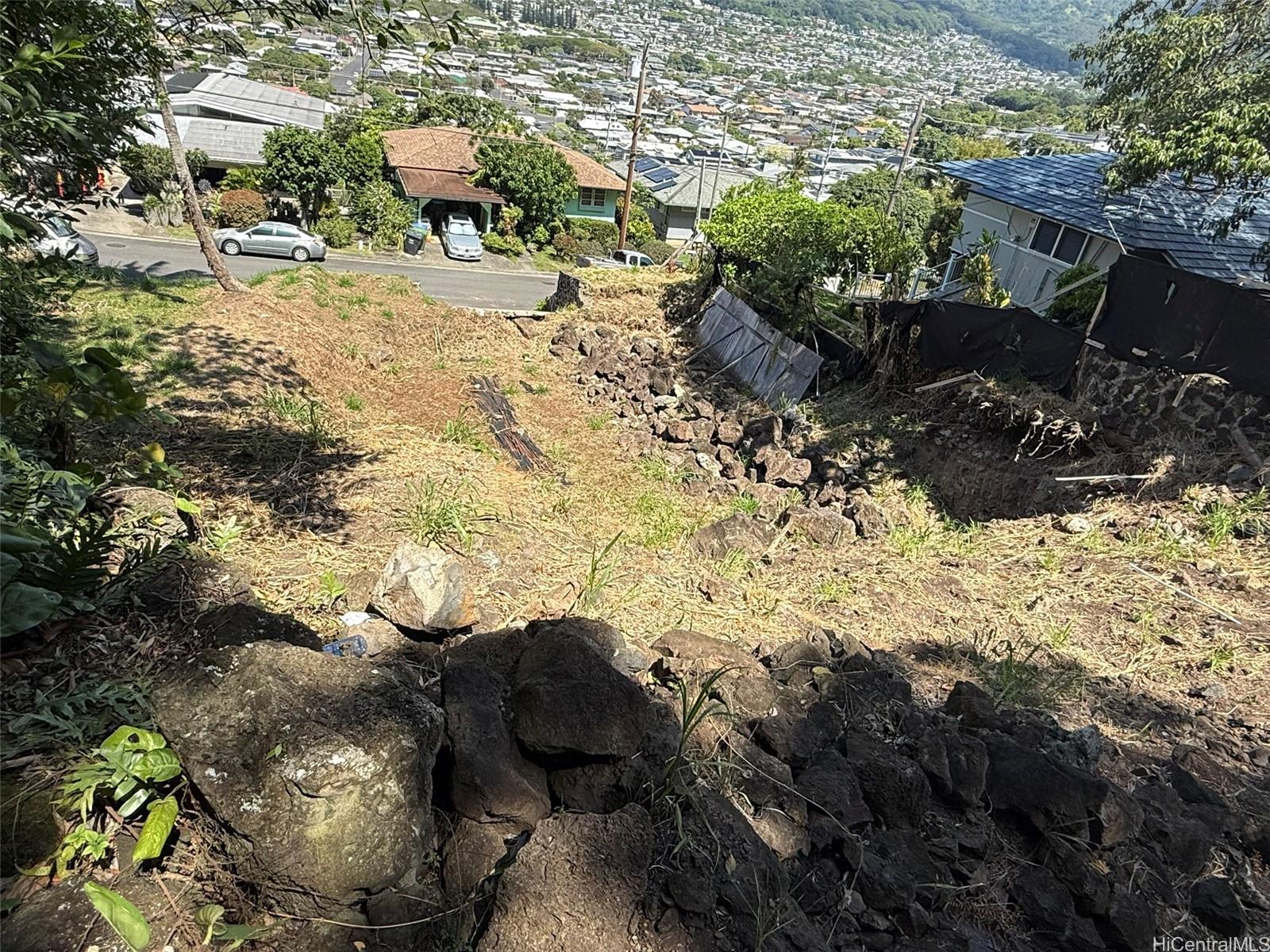 3059 Woolsey Place Honolulu, HI 96822 - Photo 11 of 18 a view of outdoor space