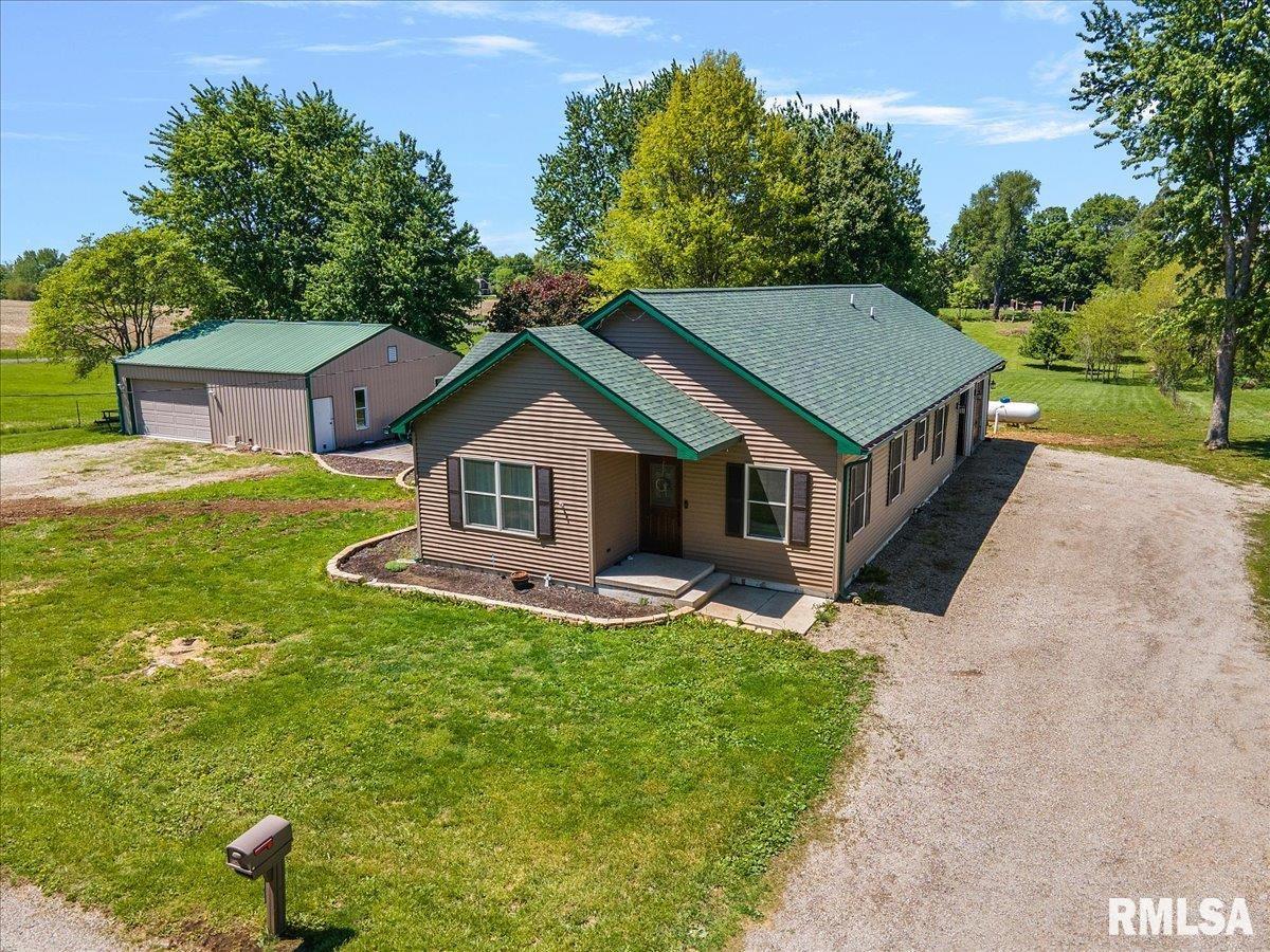 9045 Owl Road Sherman, IL 62684 - Photo 5 of 41