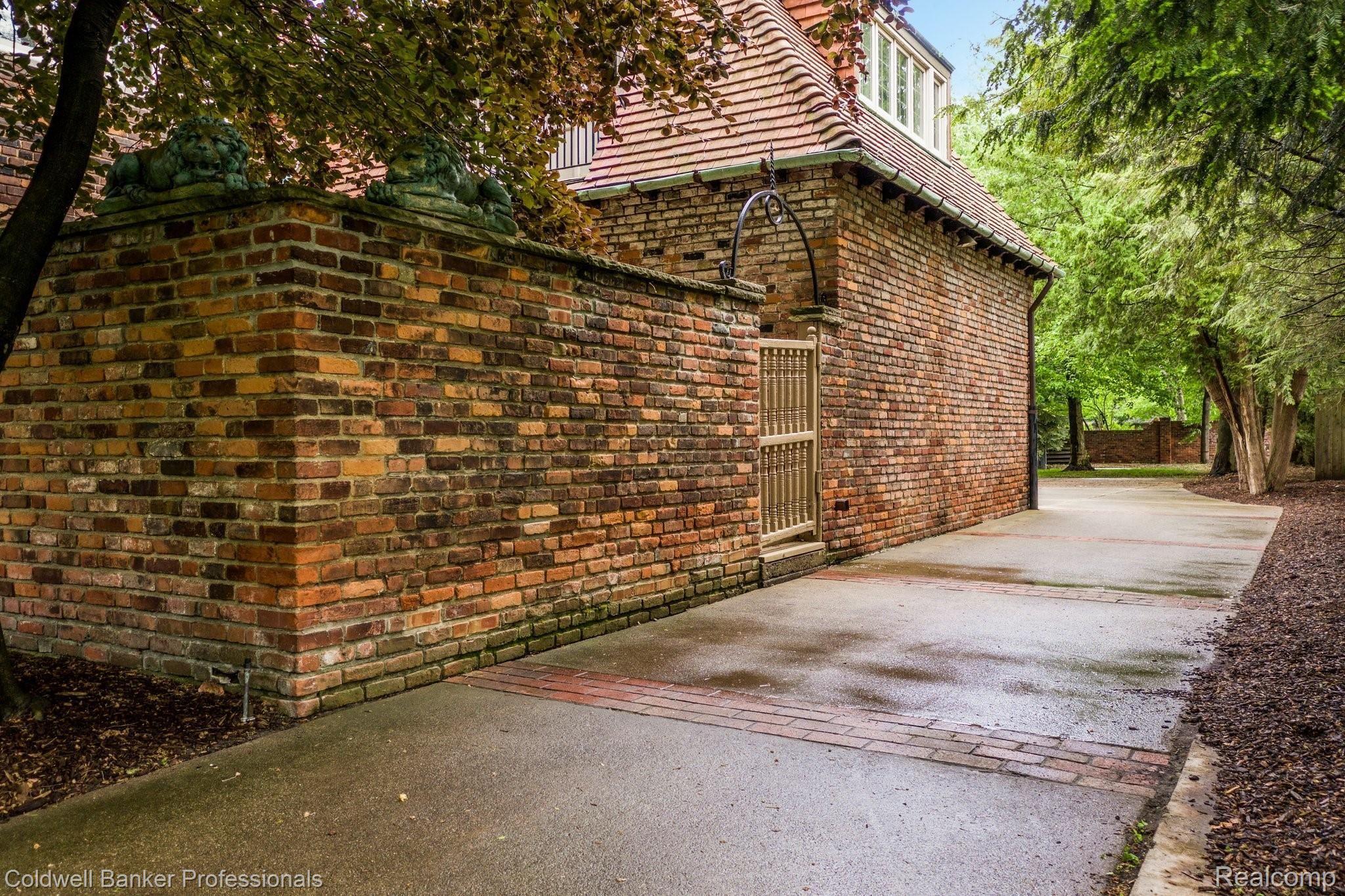 166 Ridge Road Grosse Pointe, MI 48236 - Photo 64 of 78 64-web-or-mls-166 Ridge Road Grosse Pointe Farms0063.jpg