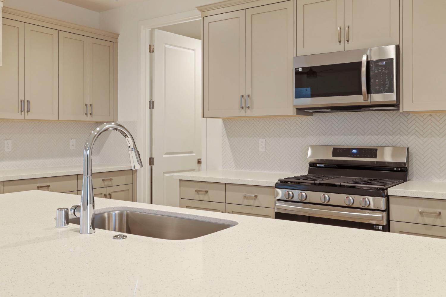 2182 Silk Avenue Manteca, CA 95337 - Photo 7 of 29 Sparkling quartz counters