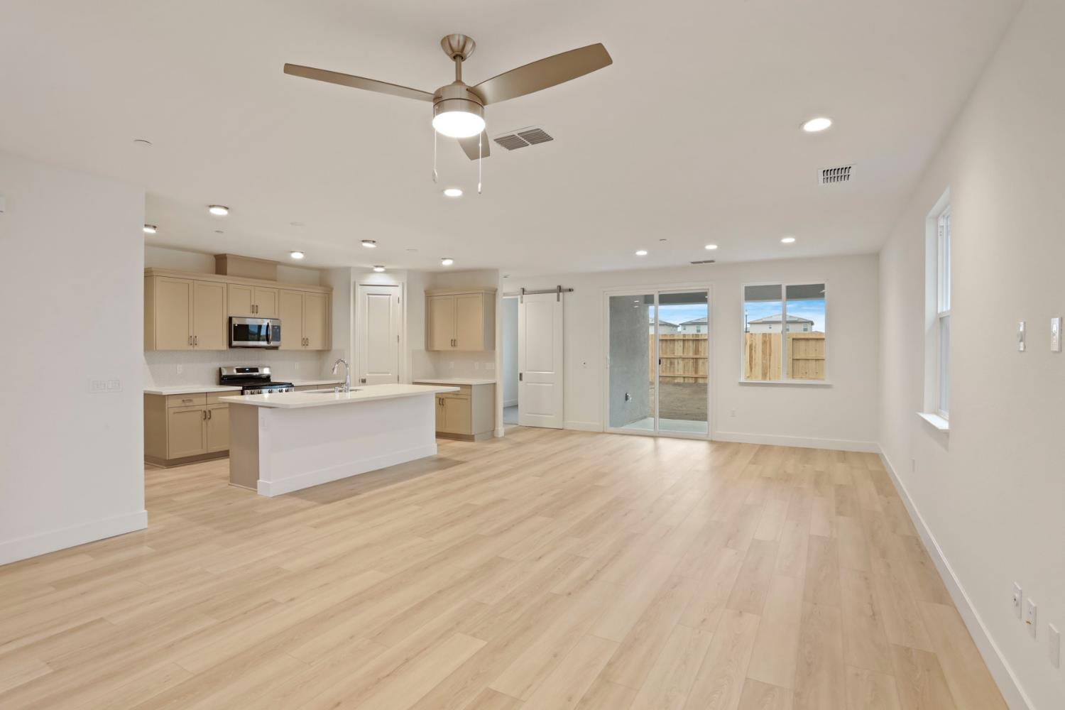 2182 Silk Avenue Manteca, CA 95337 - Photo 9 of 29 Durable laminate flooring