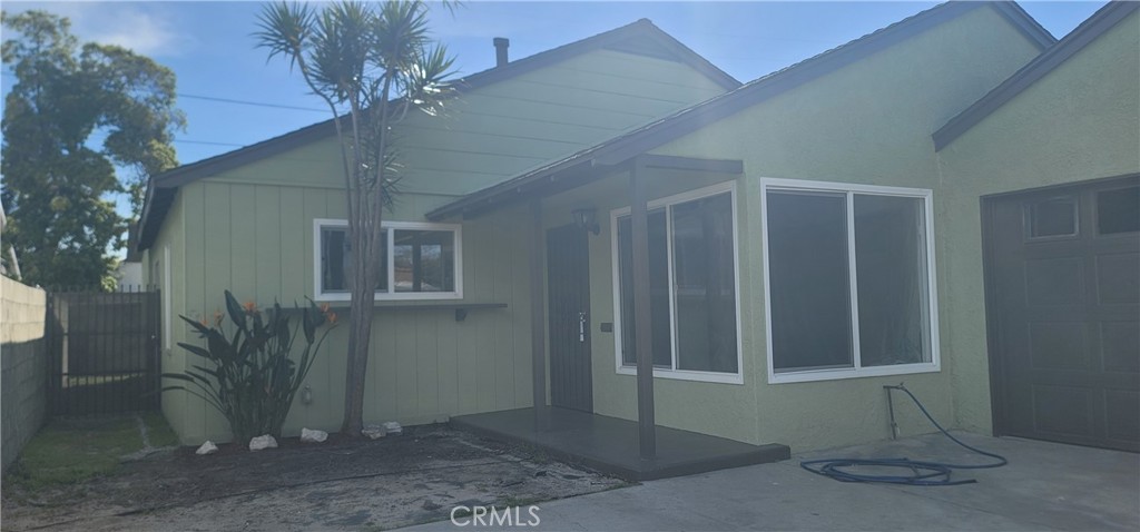 720 West 137th Street Compton, CA 90222 - Photo 2 of 5