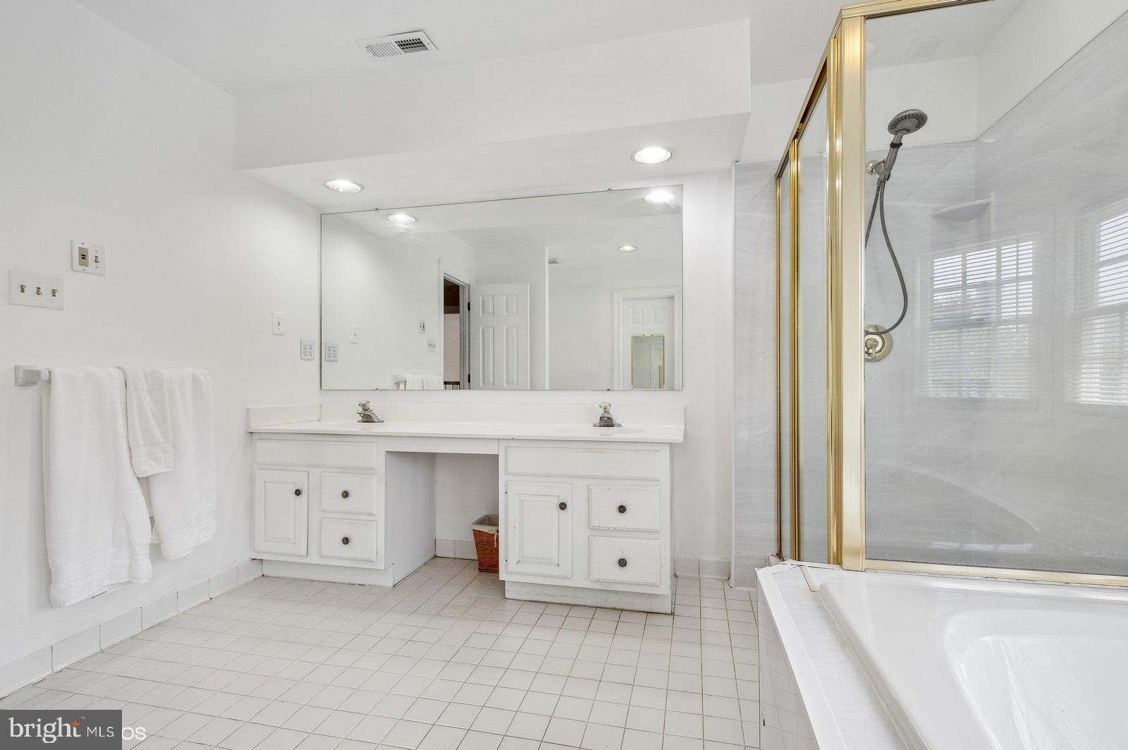 14 Tree Farm Road Monmouth Junction, NJ 08852 - Photo 28 of 46