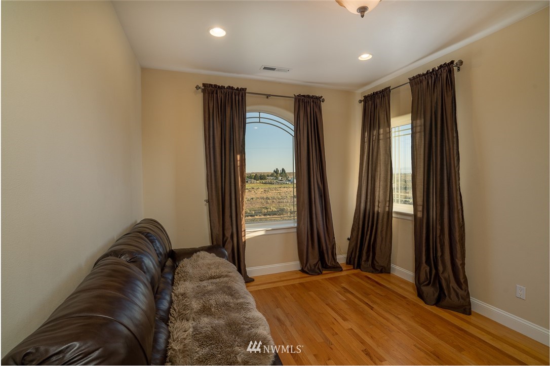 12503 Dodson Road Northwest Ephrata, WA 98823 - Photo 12 of 29 Gallery Image 12