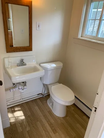 $2,950 | 252 Water Street, Newburyport, MA 01950