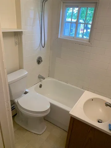 $2,950 | 252 Water Street, Newburyport, MA 01950