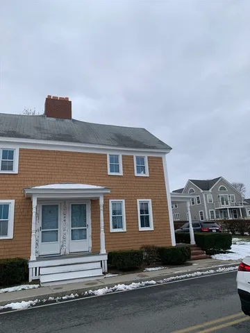 $2,950 | 252 Water Street, Newburyport, MA 01950