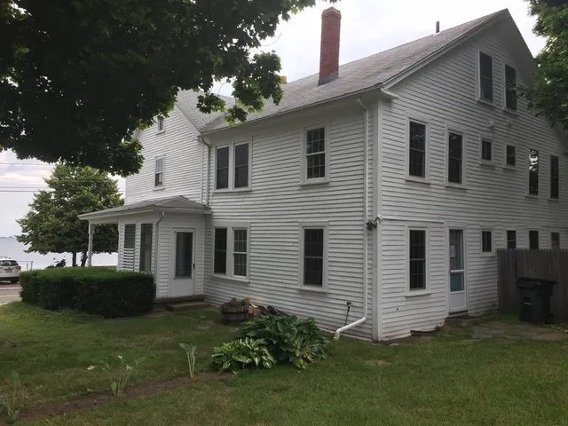$2,950 | 252 Water Street, Newburyport, MA 01950