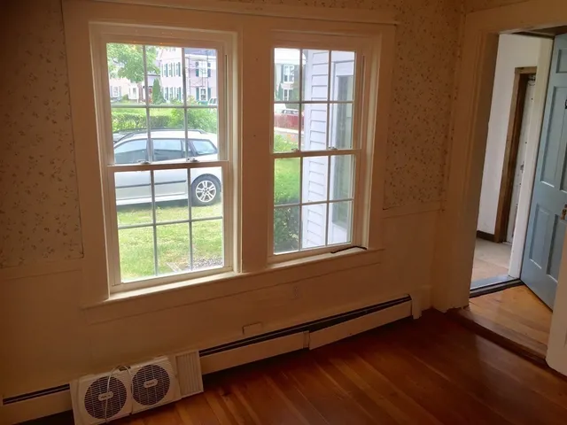 $2,950 | 252 Water Street, Newburyport, MA 01950