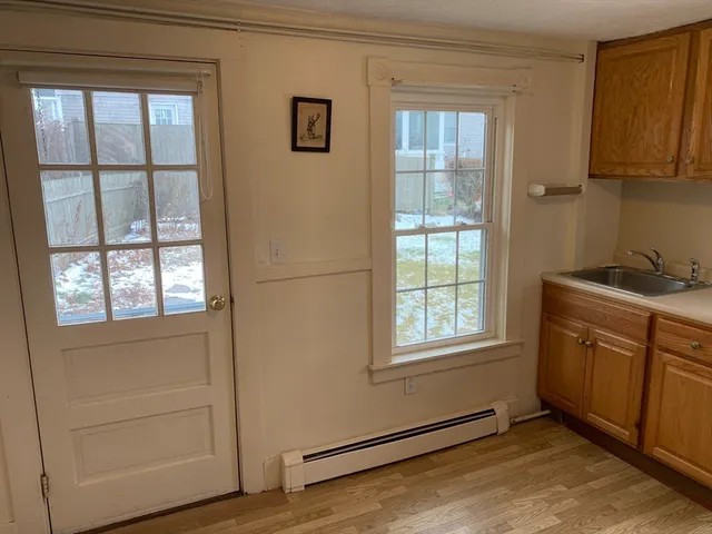 $2,950 | 252 Water Street, Newburyport, MA 01950