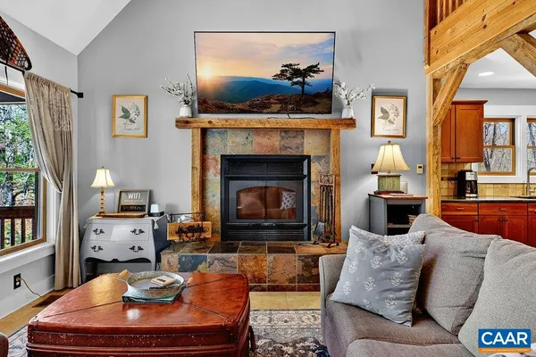 $625,000 | 952 Blue Ridge Drive, Roseland, VA 22967