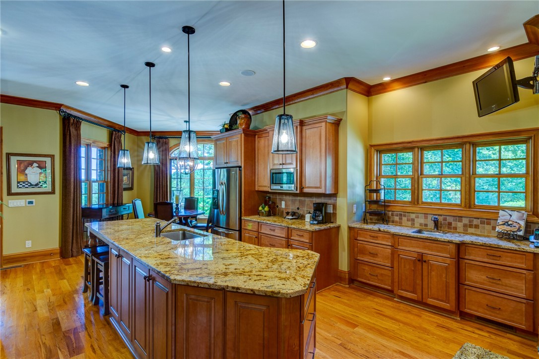 422 Spring Cove Way Six Mile, SC 29682 - Photo 7 of 24 Gallery Image 7